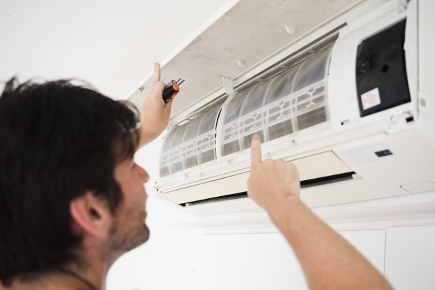 Limpeza e Manutenção de Ar Condicionado